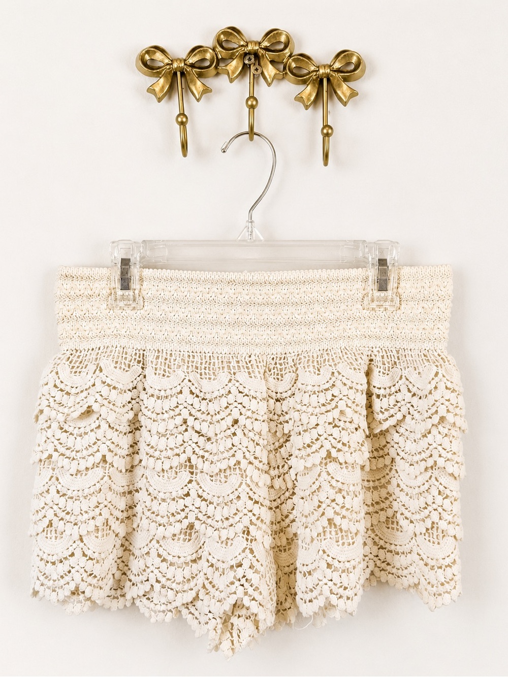 American Rag Cream Crochet Scalloped Lace Skort Shorts. Size S